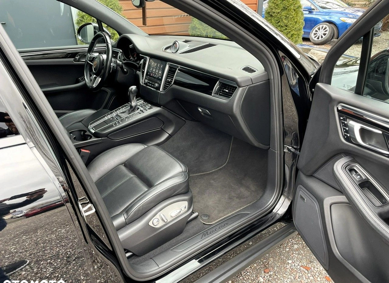 Porsche Macan cena 119900 przebieg: 76626, rok produkcji 2016 z Ciechanowiec małe 781
